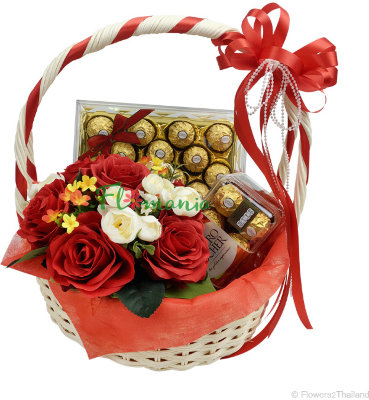 Корзина с розами + Ferrero Rocher